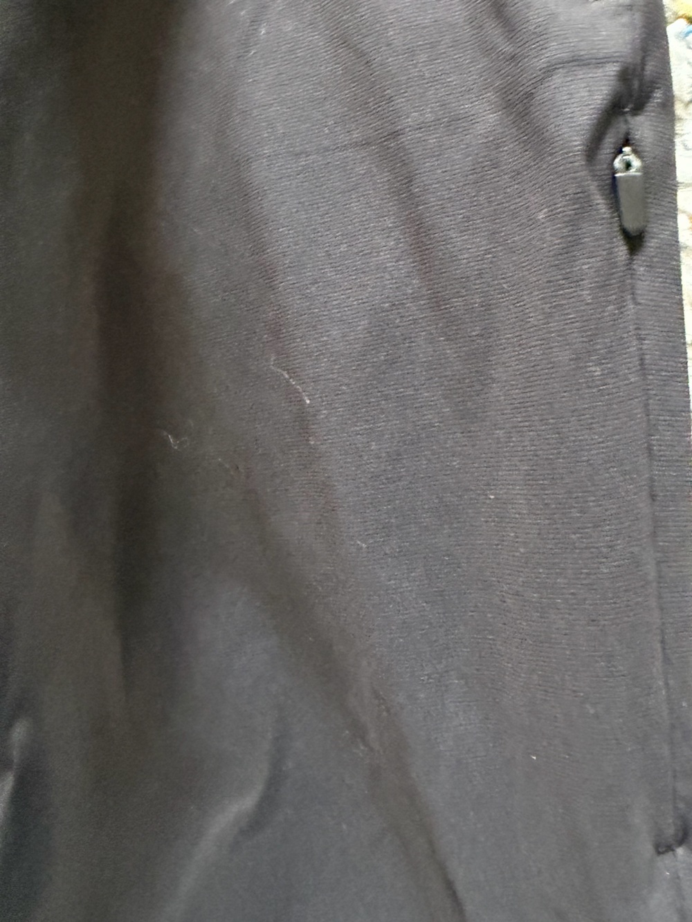 Lululemon - Picture 5 of 5